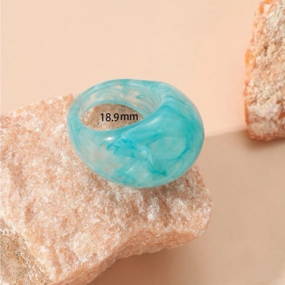 Trendy Chunky Marbled Turquoise Acrylic Ring - Picture 4 of 5